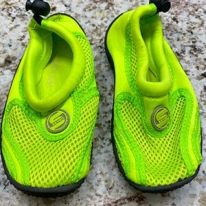 Toddler swim shoes